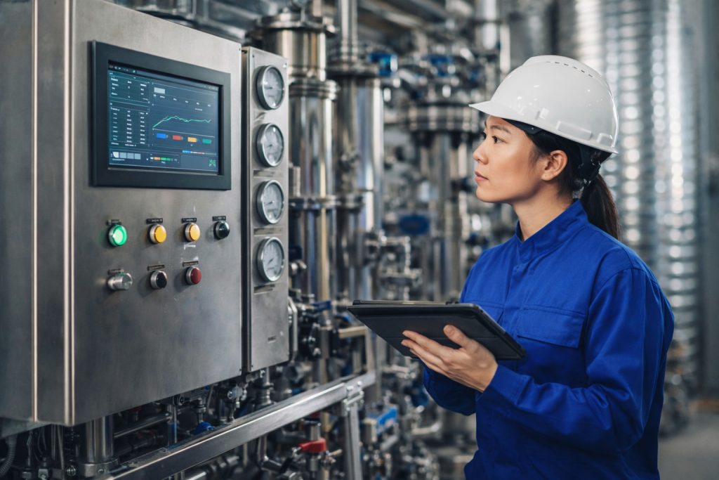 factory_worker_1536x1024_under500k